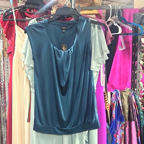 Dark Emeral Green Silky Top size XS - Picture 1 of 6